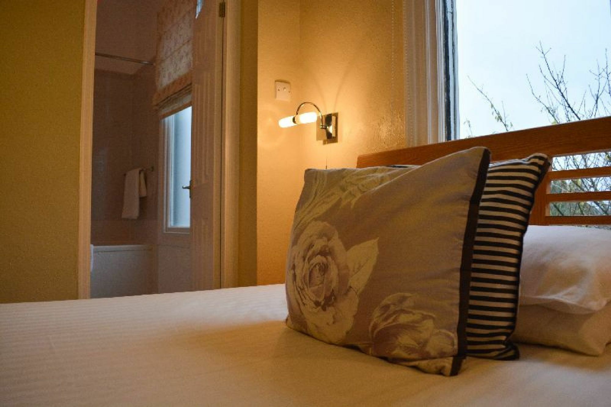 The Gables Guest House آمبيلسايد المظهر الخارجي الصورة